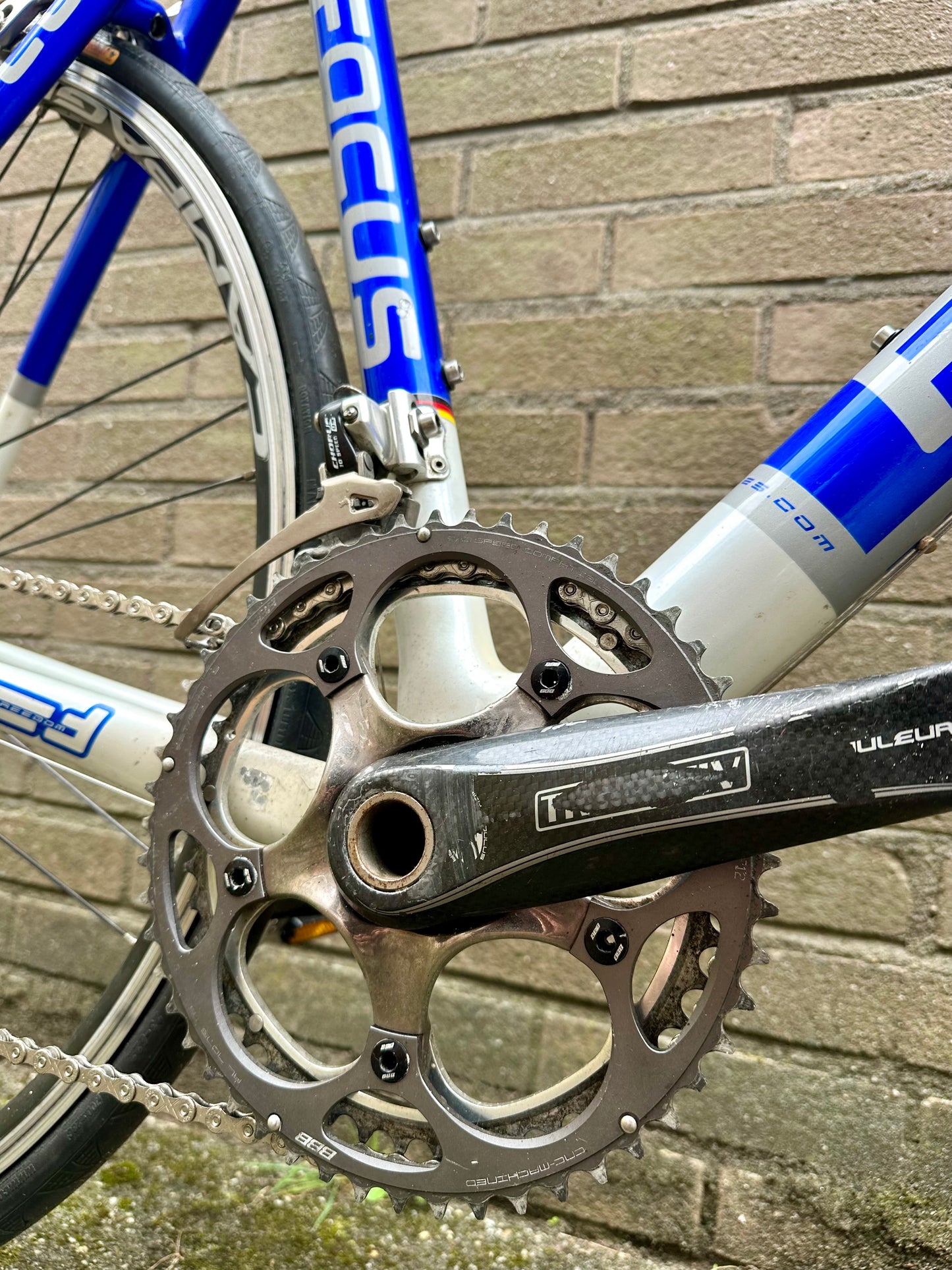 Focus Izalco Expert 58cm Campagnolo Chorus