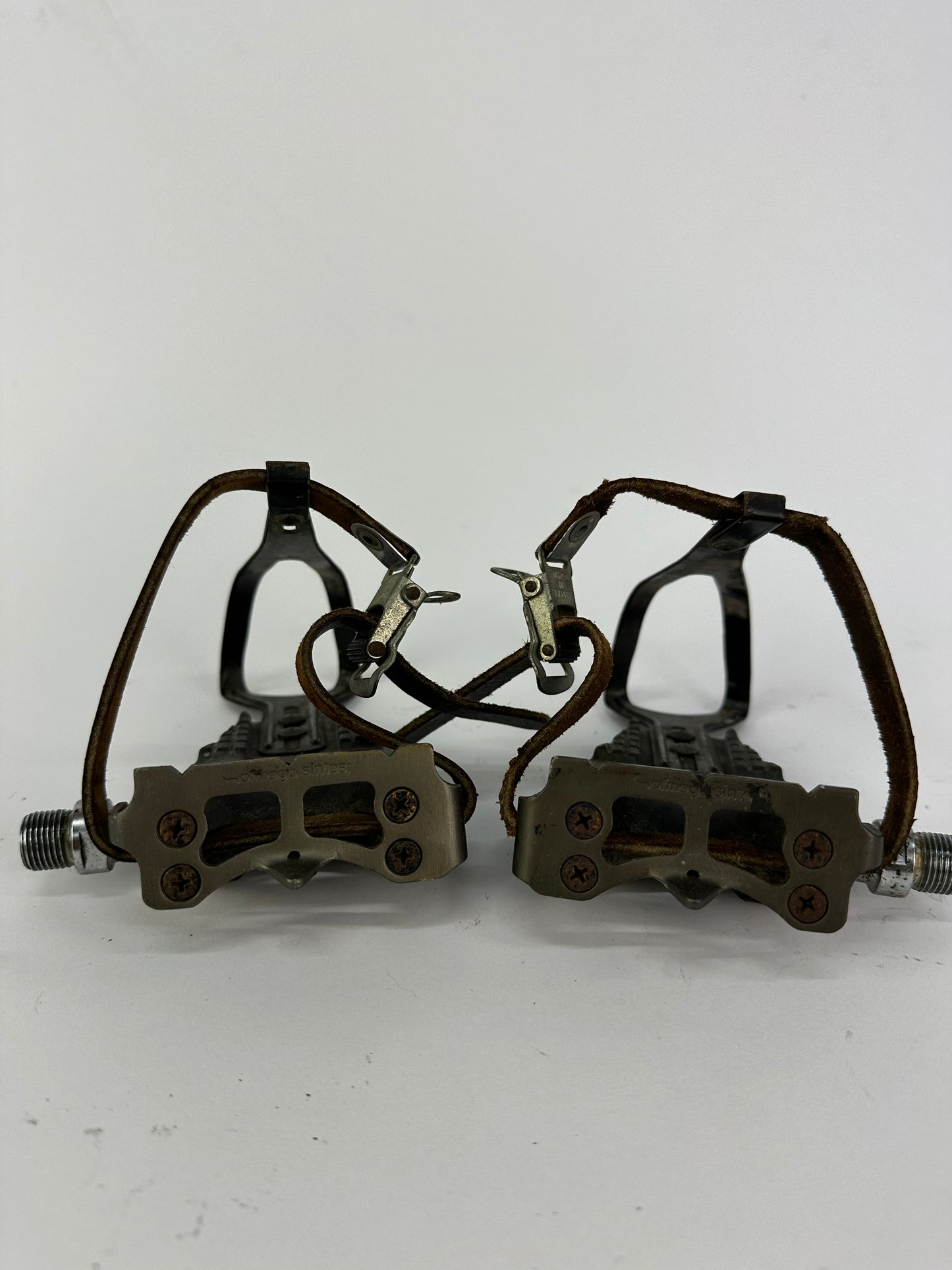 Ofmega Sinetsi pedals with cages