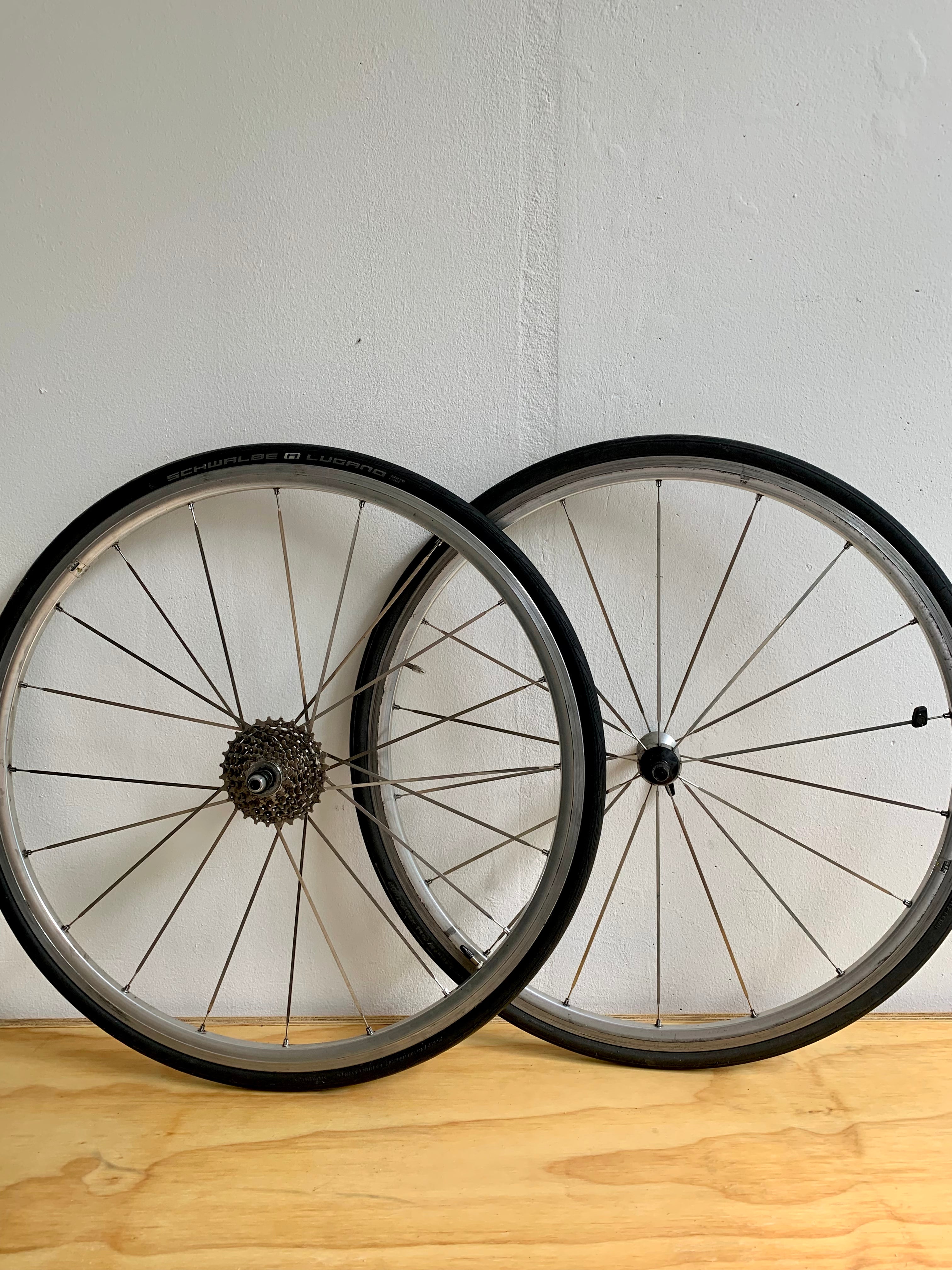 Mavic Cosmos Wheelset 622x13 clincher – Retro Bike Rotterdam