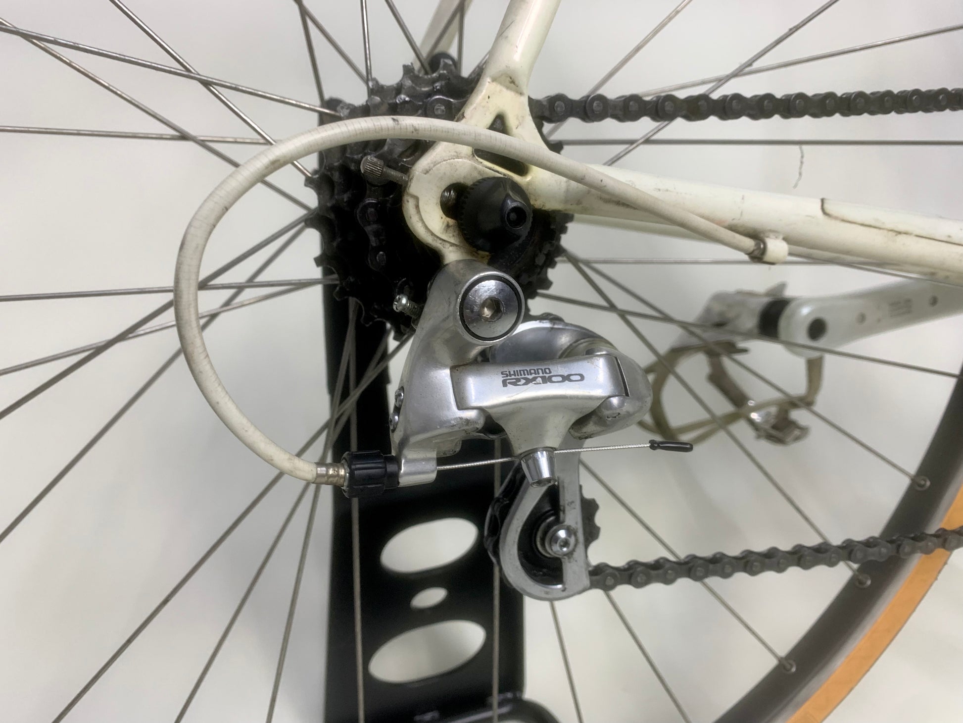 Dérailleur arrière Shimano RX100 - Équipements vélos Dérailleur arrière Shimano RX100 - Équipements vélos