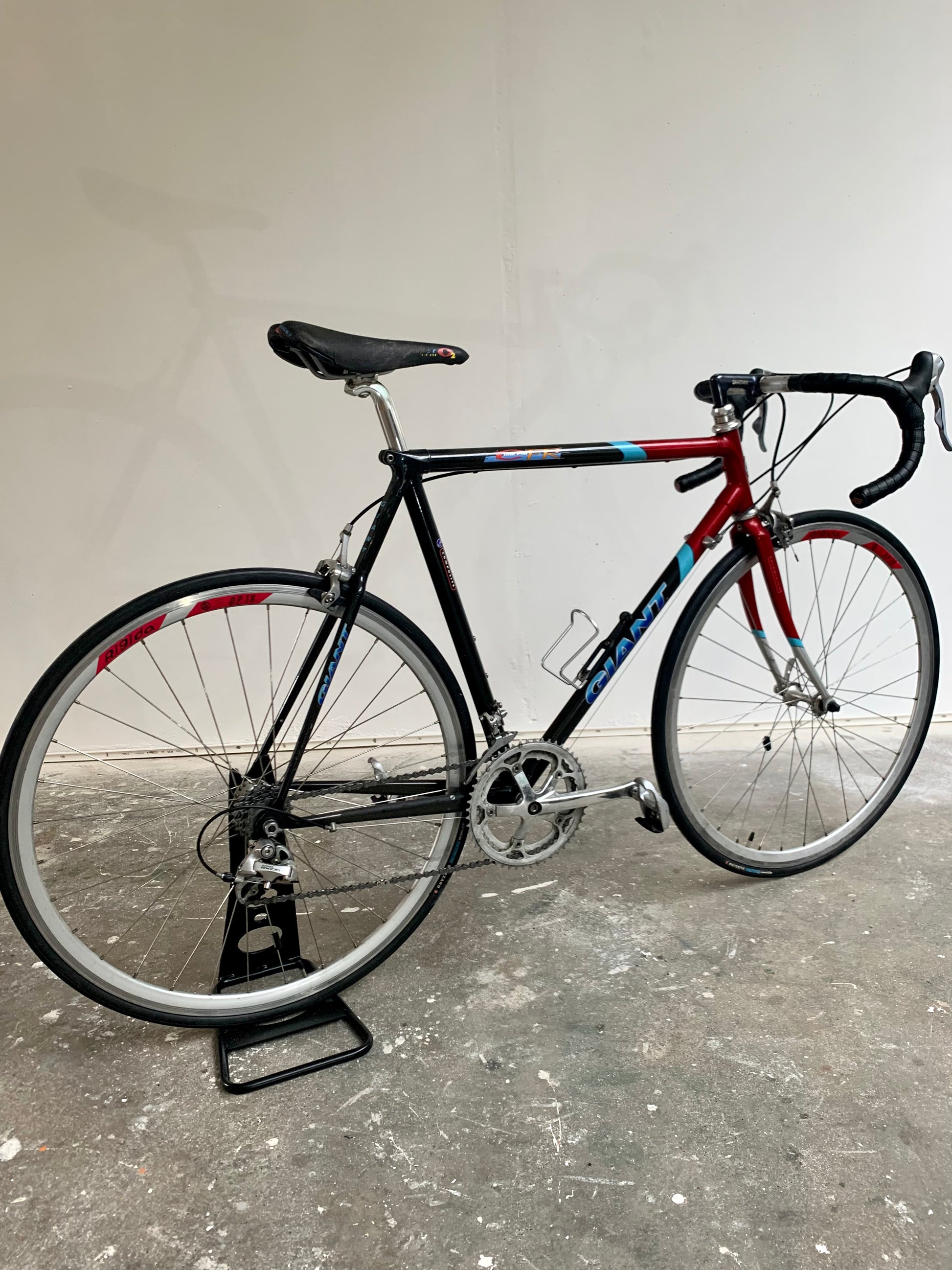 Giant cfr team road bike on sale