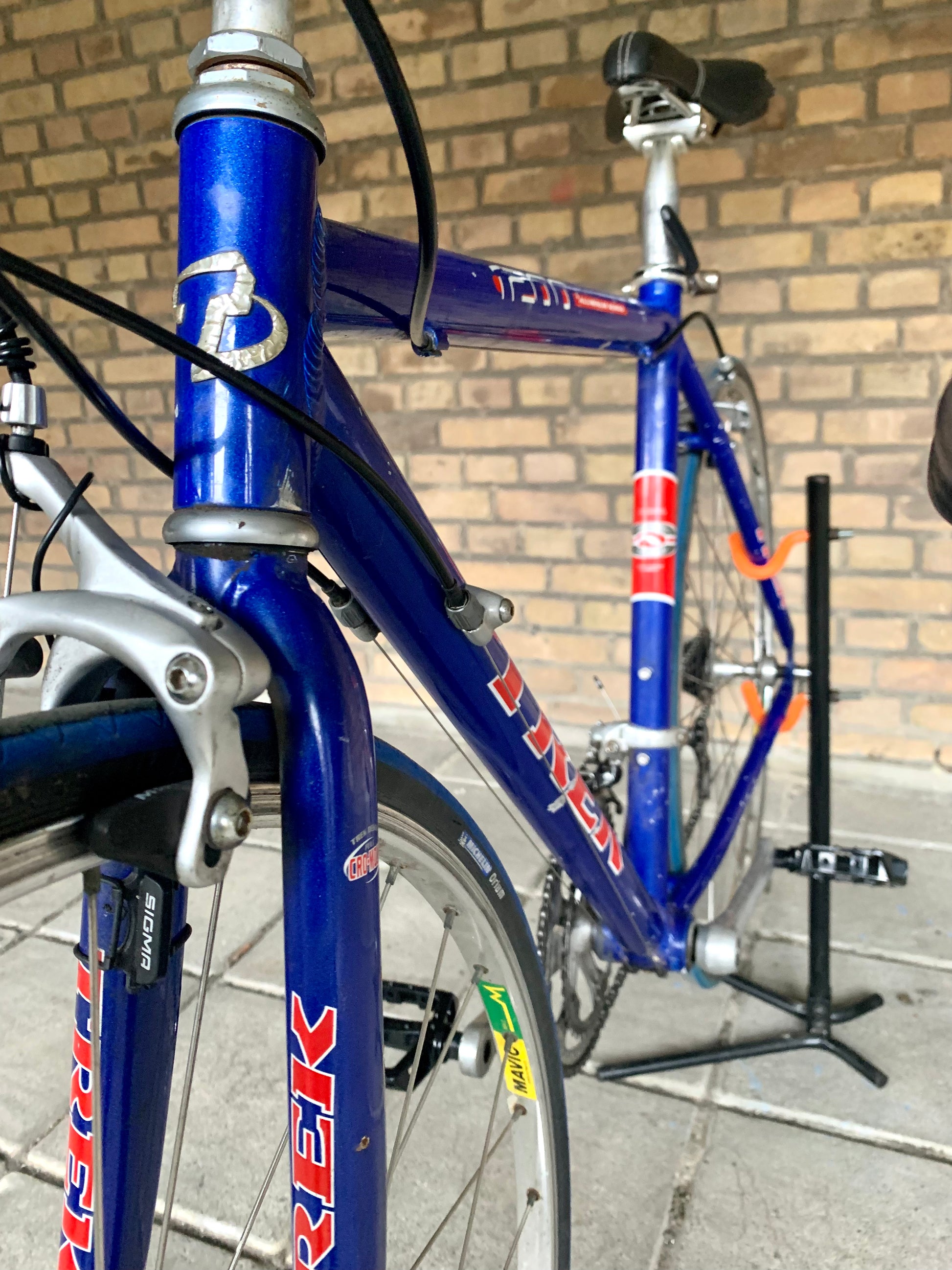 Trek 1200 online road bike price