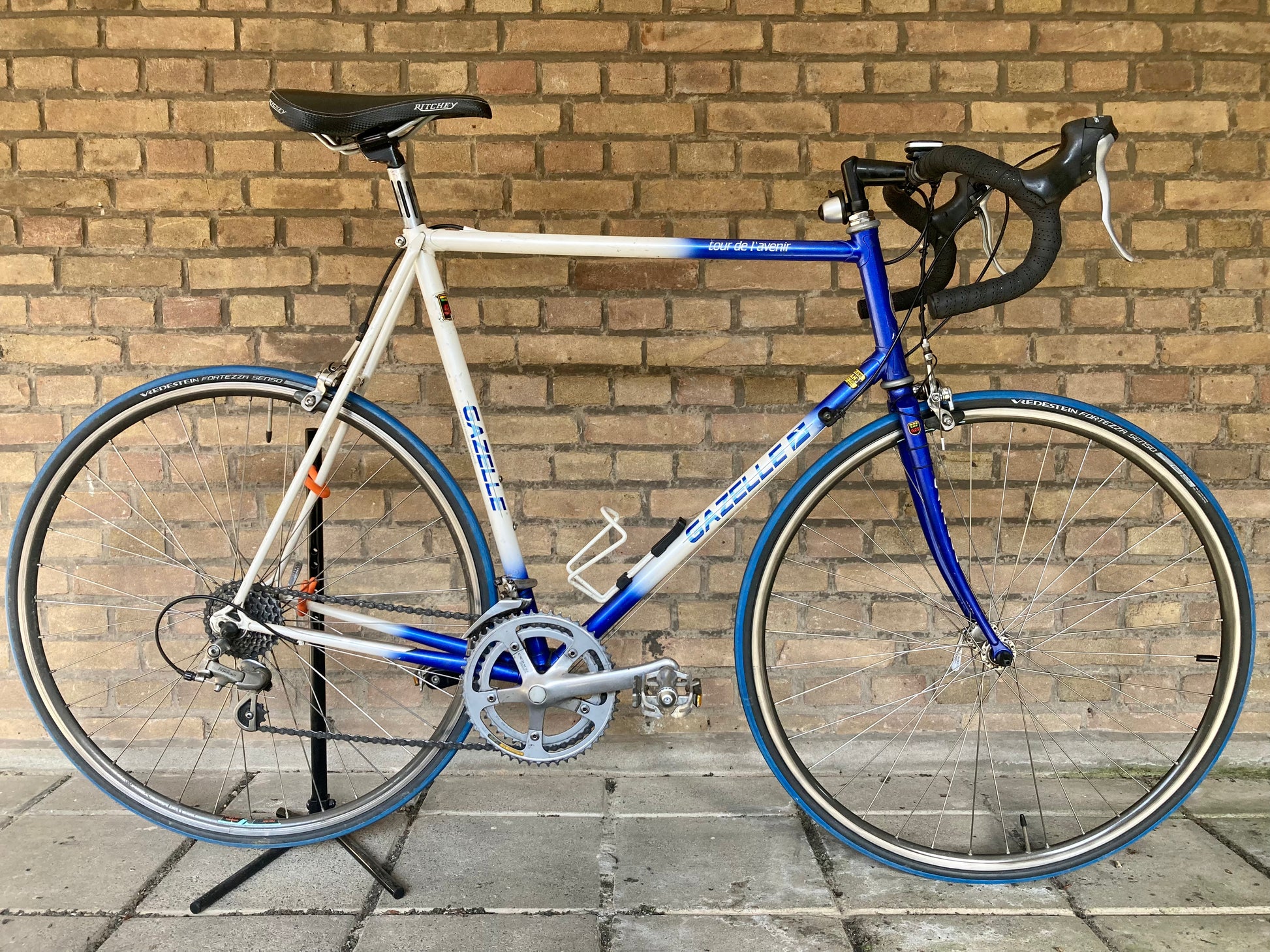 Gazelle road bike shop