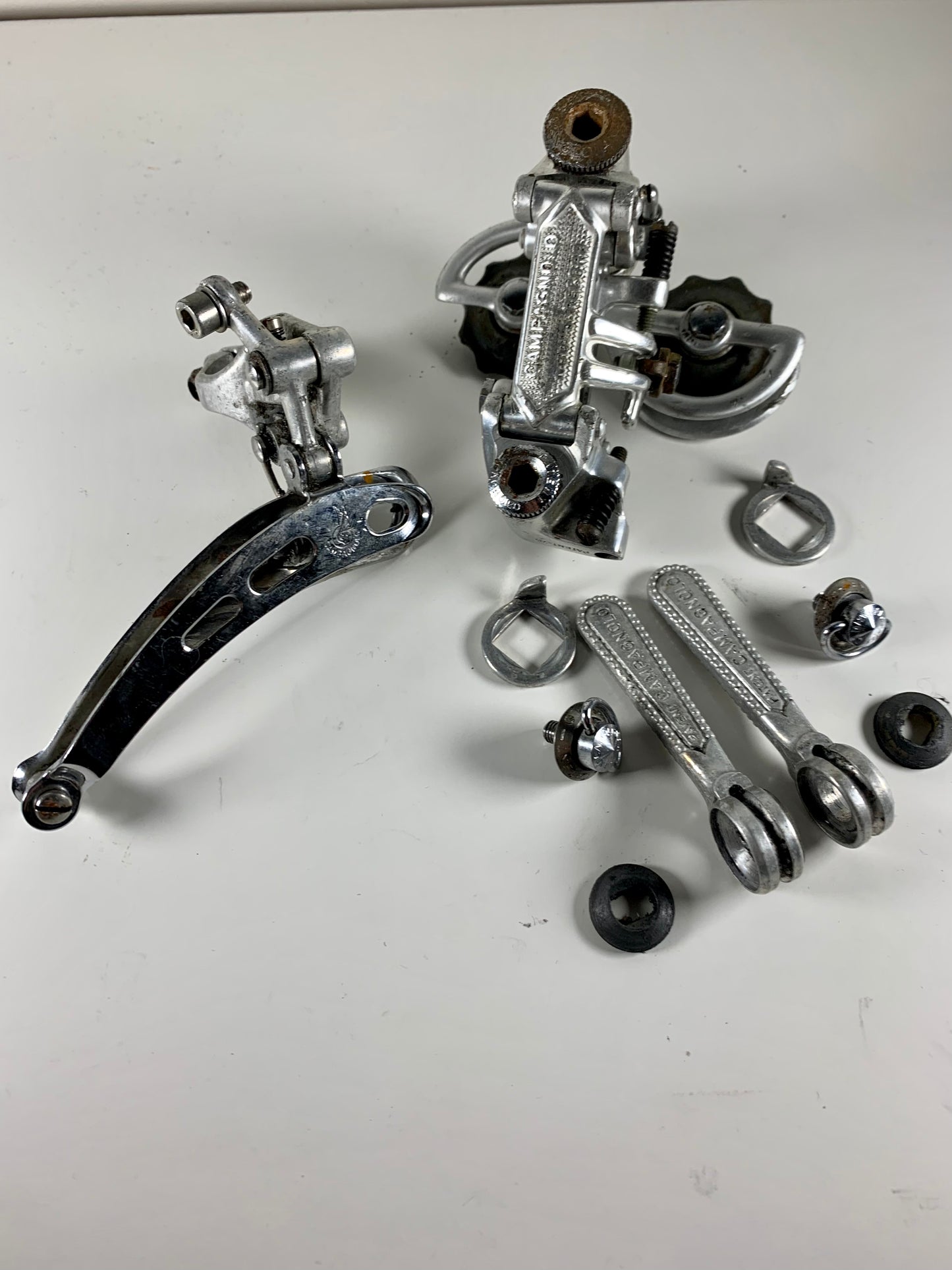 CAMPAGNOLO NUOVO RECORD Manettes De Derailleur Avec Collier Velo Course Ancien EUR 35,00 - FR CAMPAGNOLO NUOVO RECORD Manettes De Derailleur Avec Collier Velo Course Ancien EUR 35,00 - FR